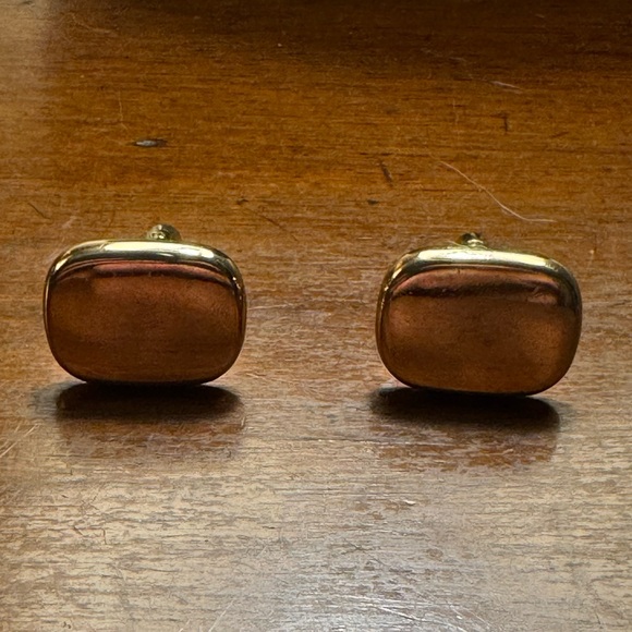 Cuff links, vintage gold plated. EUC - Picture 2 of 3
